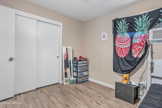 S 702 72ND Ave, Yakima, WA 98908