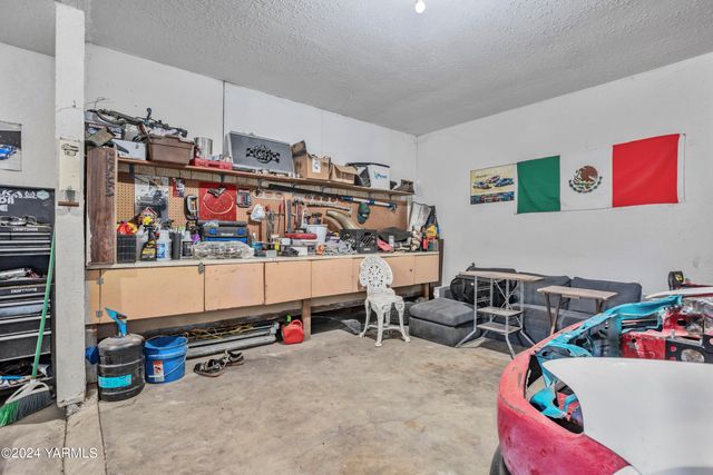 S 702 72ND Ave, Yakima, WA 98908