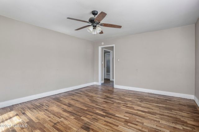 S 702 72ND Ave, Yakima, WA 98908