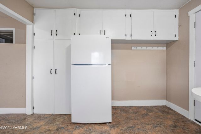 S 702 72ND Ave, Yakima, WA 98908