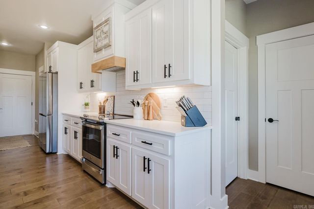 9250 Gunter Loop, Benton, AR 72019