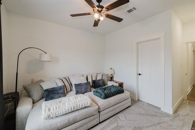 9250 Gunter Loop, Benton, AR 72019