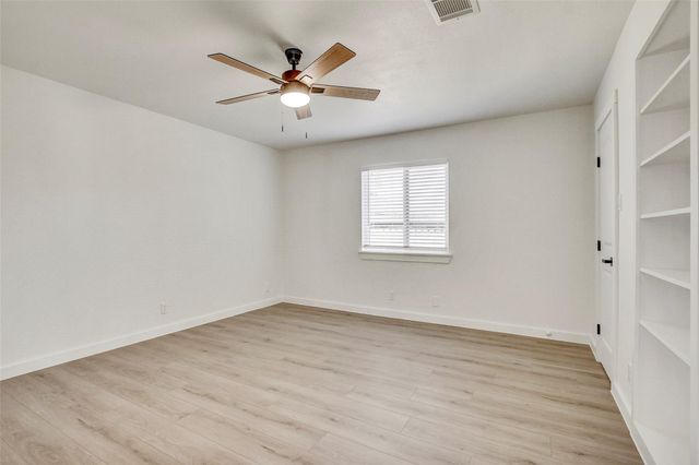 1402 Valleyridge CIR B, Austin, TX 78704
