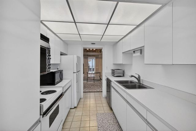 5510 N Ocean Drive 24a, Singer Island, FL 33404