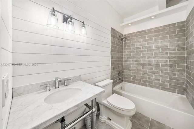 301 Michigan Ave 403, Miami Beach, FL 33139