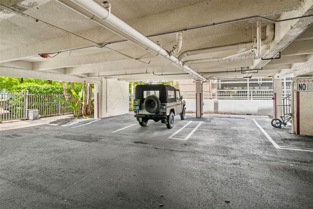 301 Michigan Ave 403, Miami Beach, FL 33139