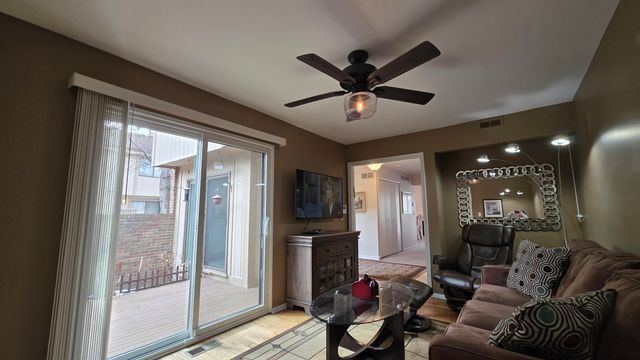 5256 Wright Way E, West Bloomfield, MI 48322