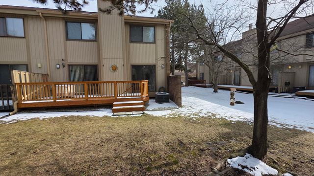 5256 Wright Way E, West Bloomfield, MI 48322