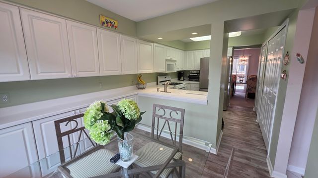 5256 Wright Way E, West Bloomfield, MI 48322