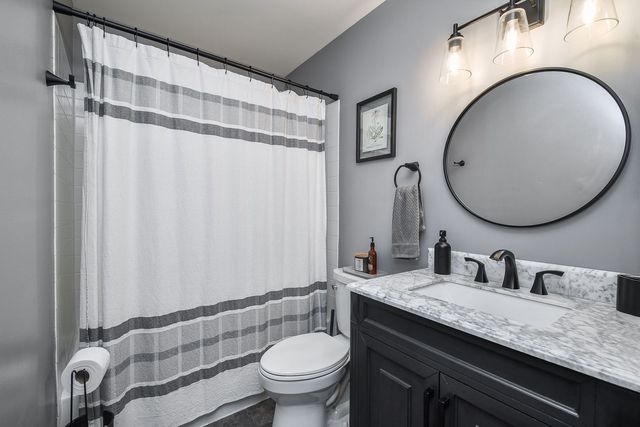 1348 Mc Dowell Road 204, Naperville, IL 60563