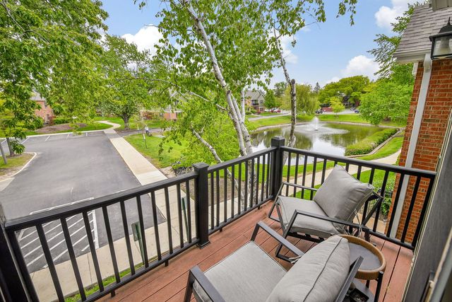 1348 Mc Dowell Road 204, Naperville, IL 60563
