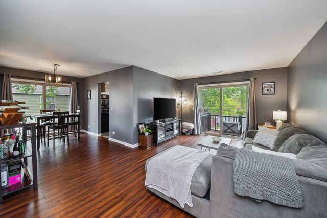 1348 Mc Dowell Road 204, Naperville, IL 60563