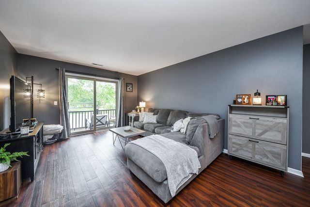 1348 Mc Dowell Road 204, Naperville, IL 60563