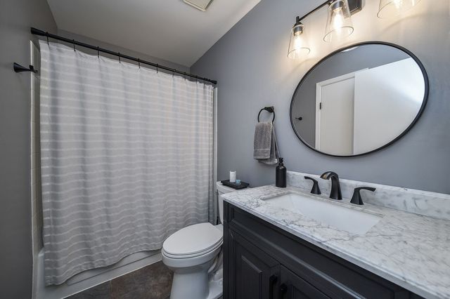 1348 Mc Dowell Road 204, Naperville, IL 60563