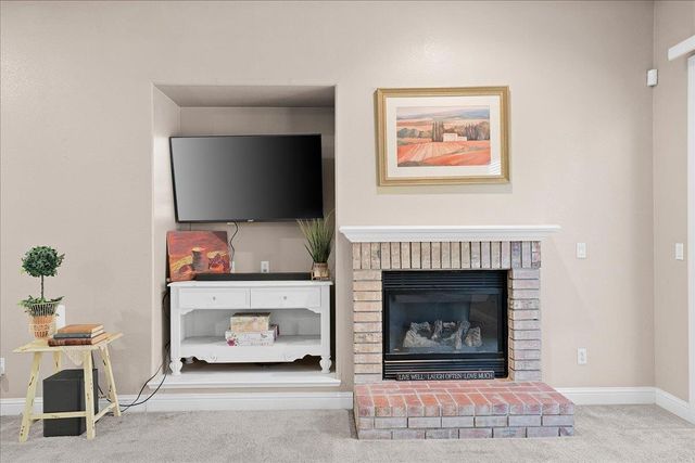 564 Old Bluff Ct, Oakdale, CA 95361