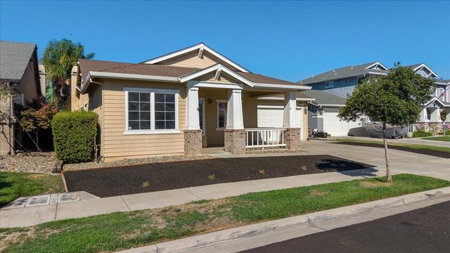 564 Old Bluff Ct, Oakdale, CA 95361