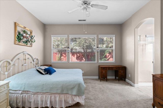 564 Old Bluff Ct, Oakdale, CA 95361