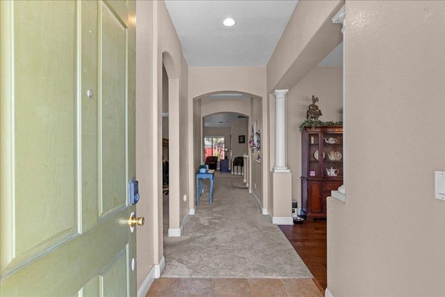 564 Old Bluff Ct, Oakdale, CA 95361