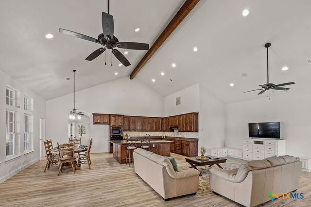 2795 W Highway 290, Dripping Springs, TX 78620