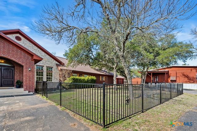 2795 W Highway 290, Dripping Springs, TX 78620