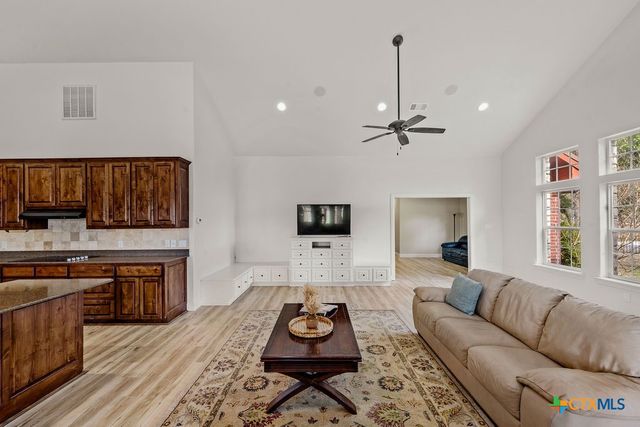 2795 W Highway 290, Dripping Springs, TX 78620