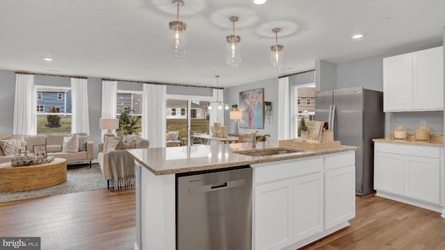 130 AMBER LN, York, PA 17404