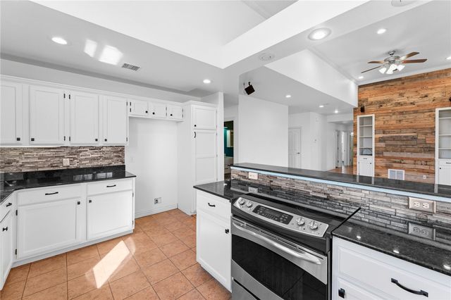 506 Maci Court, Siloam Springs, AR 72761