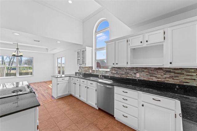 506 Maci Court, Siloam Springs, AR 72761