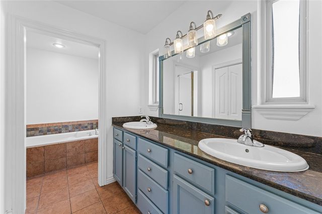 506 Maci Court, Siloam Springs, AR 72761