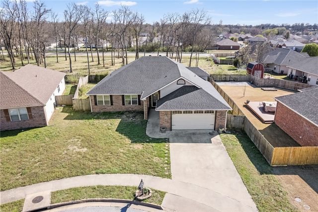 506 Maci Court, Siloam Springs, AR 72761