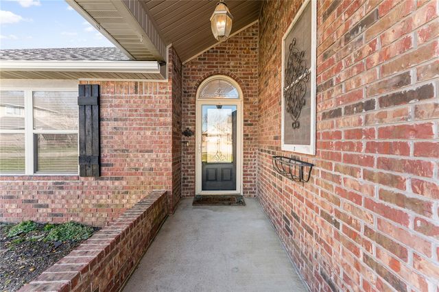 506 Maci Court, Siloam Springs, AR 72761