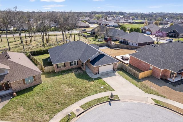 506 Maci Court, Siloam Springs, AR 72761