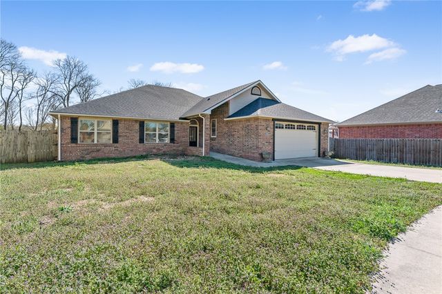 506 Maci Court, Siloam Springs, AR 72761