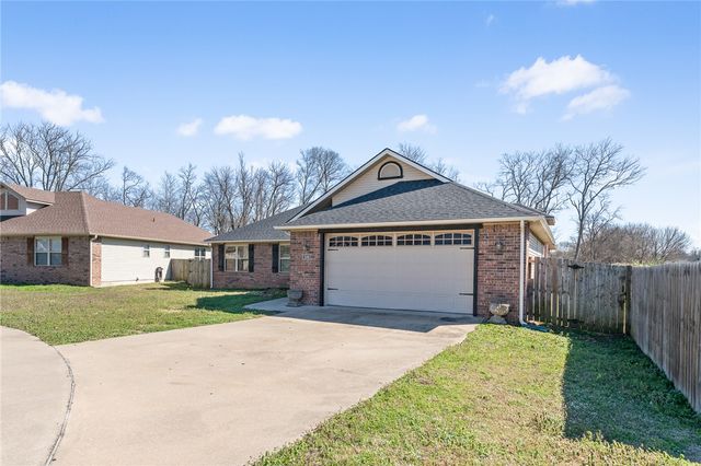 506 Maci Court, Siloam Springs, AR 72761