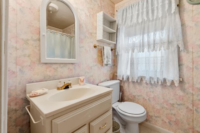 205 Eastway Drive S, Battle Creek City, MI 49015