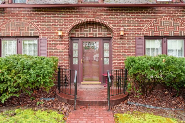 205 Eastway Drive S, Battle Creek City, MI 49015