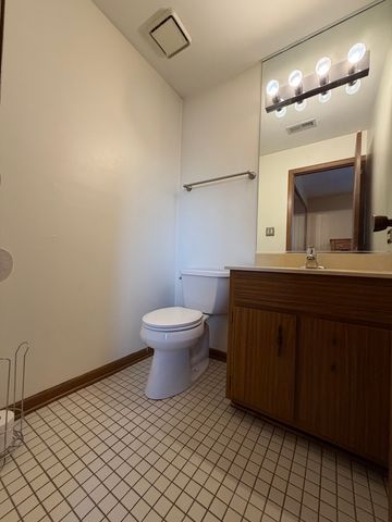 15723 Peggy Lane 12, Oak Forest, IL 60452