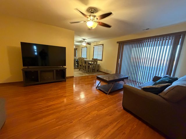 15723 Peggy Lane 12, Oak Forest, IL 60452