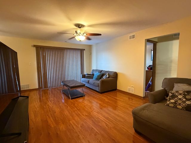 15723 Peggy Lane 12, Oak Forest, IL 60452