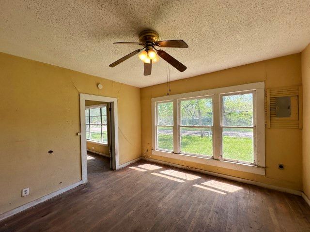 201 E San Antonio Avenue, Cooper, TX 75432