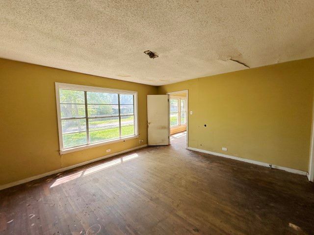 201 E San Antonio Avenue, Cooper, TX 75432