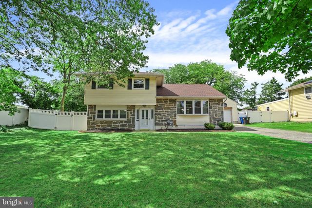 201 DOLORES DR, Cinnaminson, NJ 08077