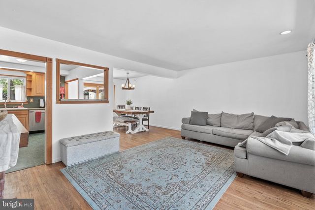 201 DOLORES DR, Cinnaminson, NJ 08077