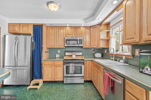 201 DOLORES DR, Cinnaminson, NJ 08077