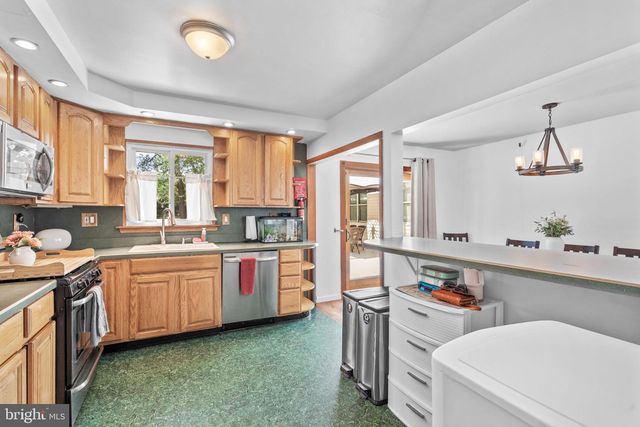201 DOLORES DR, Cinnaminson, NJ 08077