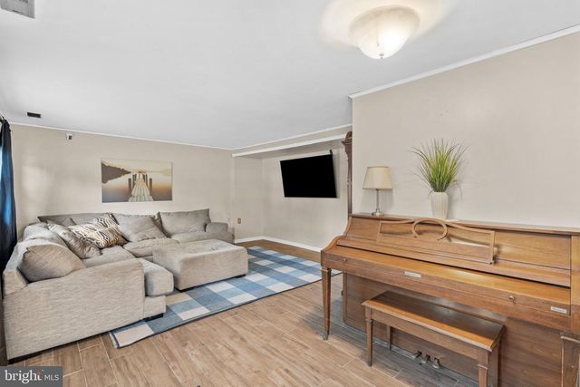 201 DOLORES DR, Cinnaminson, NJ 08077