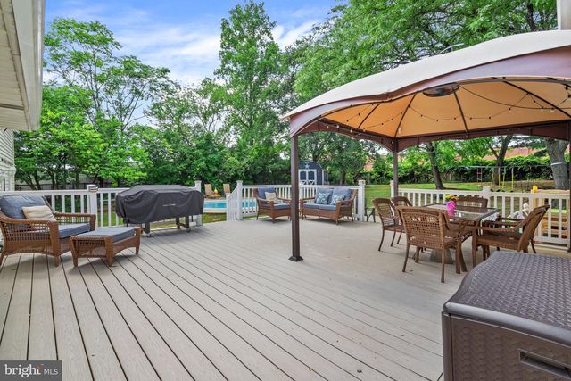 201 DOLORES DR, Cinnaminson, NJ 08077