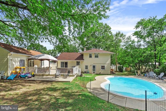 201 DOLORES DR, Cinnaminson, NJ 08077