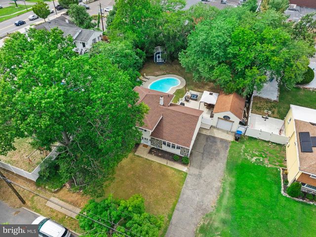 201 DOLORES DR, Cinnaminson, NJ 08077