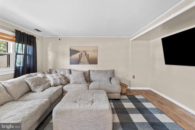 201 DOLORES DR, Cinnaminson, NJ 08077